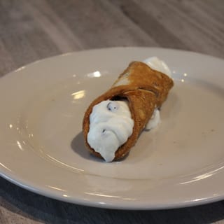 Jumbo Cannoli