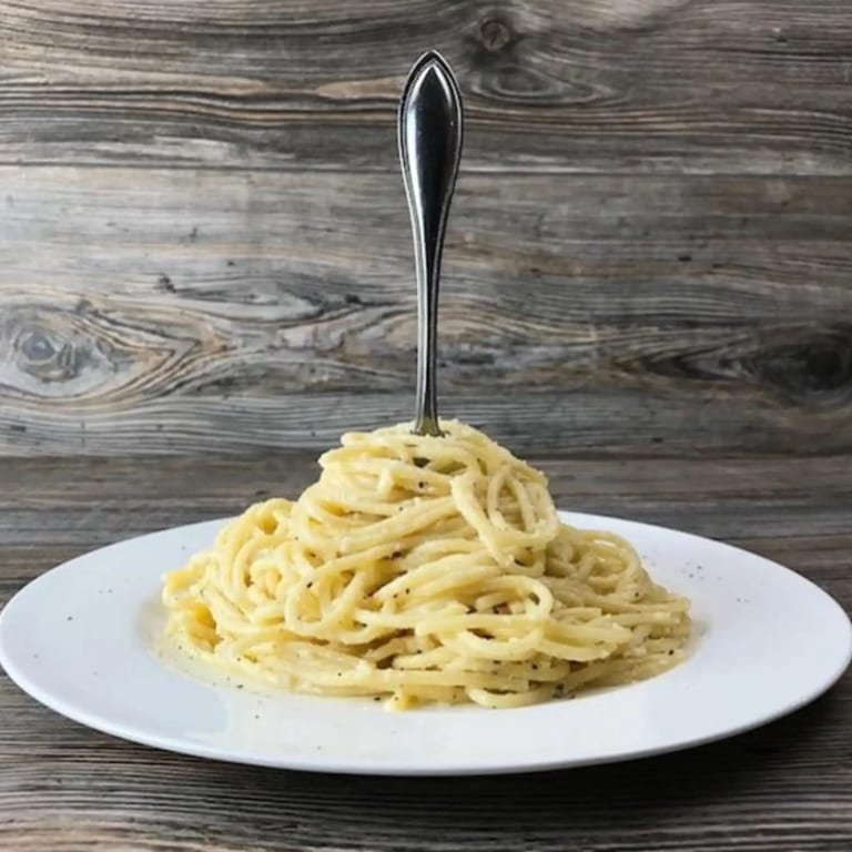 Delicious Cheese Pizza and More Italian Favorites