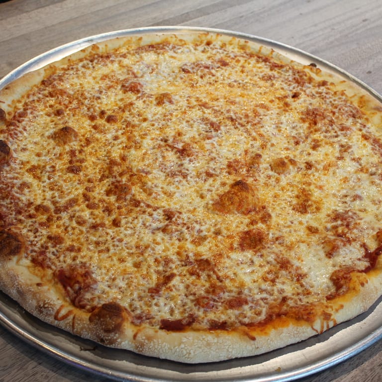 Delicious Cheese Pizza and More Italian Favorites